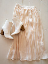 Load image into Gallery viewer, Cream Iridescent Pleated Ankle Length Skirt